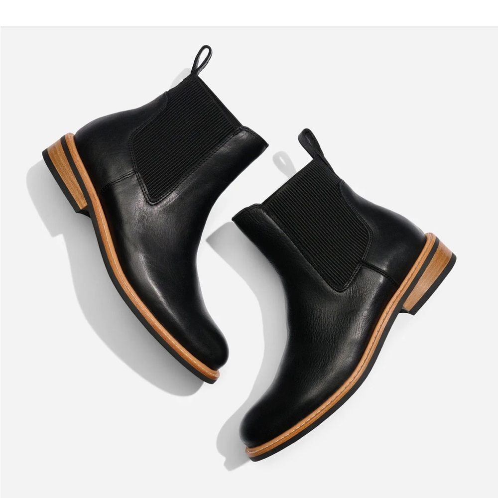 New, never worn Nisolo Chelsea boots
